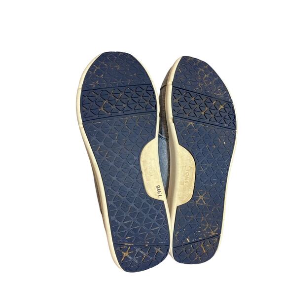 TOMS Blue Faux Denim Front Lace Sneakers Sz. 7 - Picture 5 of 6